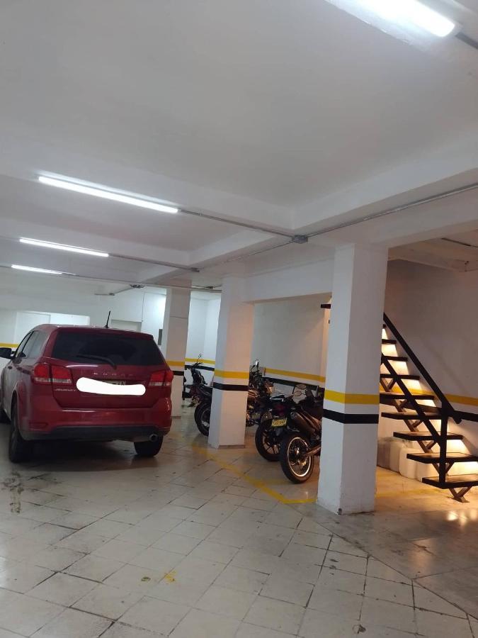 Hotel Marat Меделин Екстериор снимка